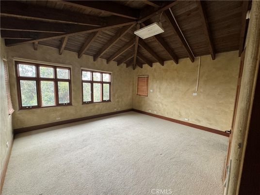 Empty room, Interior, Wooden Beams, Wooden Ceilings