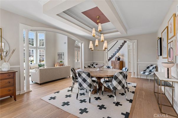 Chandelier, Dining room, Interior, Living room, Pendant Lights, Wood Texture Flooring