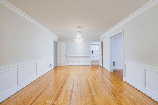 Chandelier, Empty room, Interior, Wood Texture Flooring