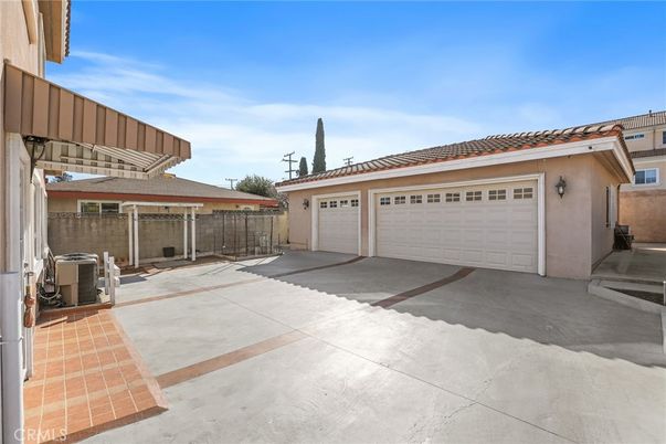 Detached Garage, Exterior