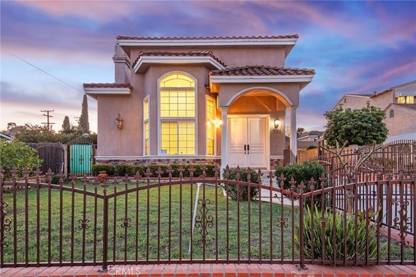 Backyard, Exterior, Facade, Mediterranean