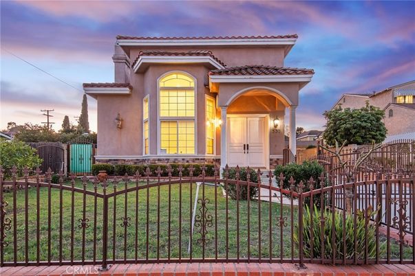 Backyard, Exterior, Facade, Mediterranean