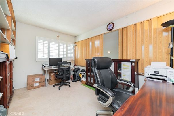 Home Office, Interior
