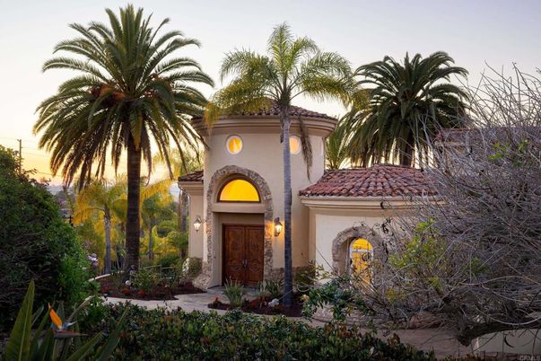 Exterior, Facade, Mediterranean