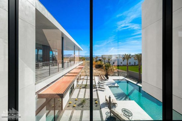 Exterior, Pool, Other