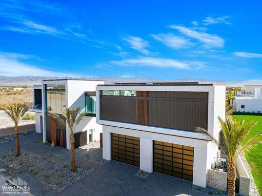 Attached, Exterior, Facade, Modern