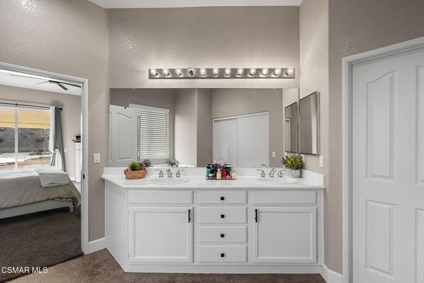 Bathroom, Bedroom, Dual Sink Vanities, Interior