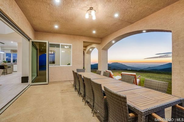 Dining room, Exterior, Interior, Recessed Lighting
