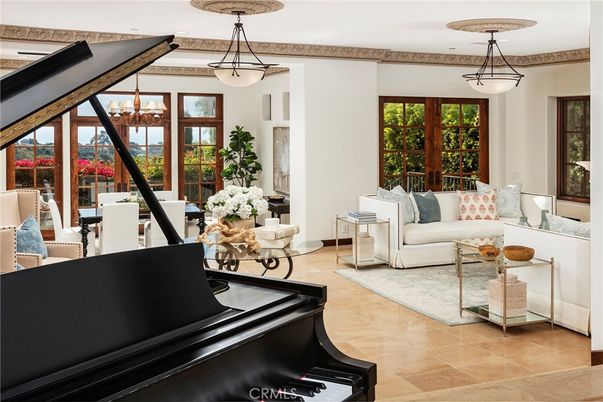 Dining room, Interior, Living room, Pendant Lights, Piano