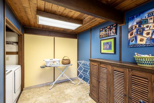 Interior, Washer, Wooden Beams, Wooden Ceilings
