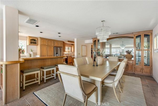 Chandelier, Dining room, Interior, Kitchen, Stainless Steel Appliances