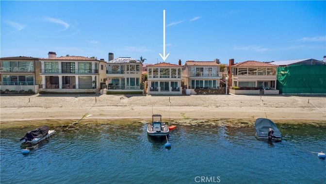 Exterior, Lake