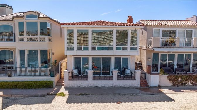 Exterior, Facade, Mediterranean