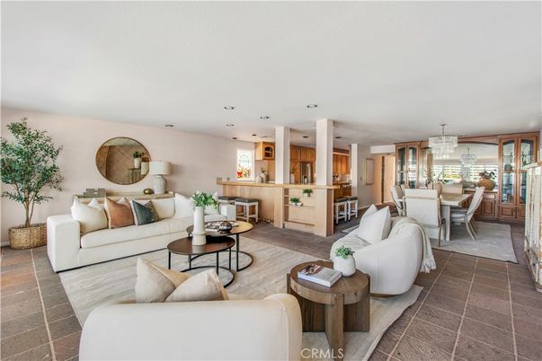 Chandelier, Dining room, Interior, Kitchen, Living room, Recessed Lighting
