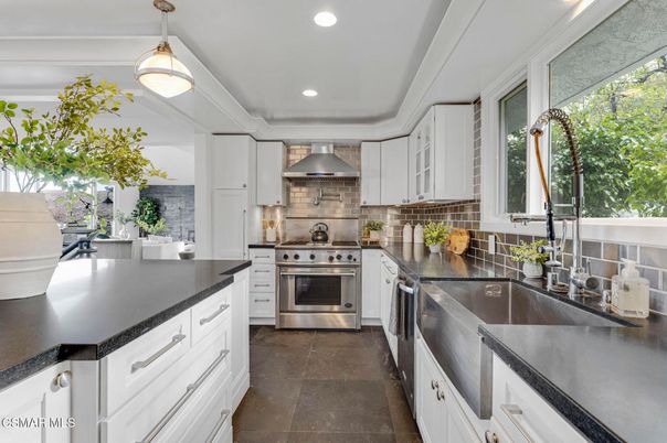 Interior, Kitchen, Pendant Lights, Recessed Lighting, Stainless Steel Appliances