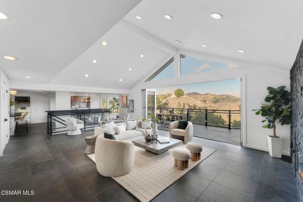 Interior, Living room, Pendant Lights, Recessed Lighting