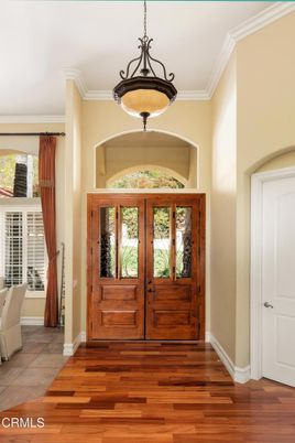 Interior, Pendant Lights, Wood Texture Flooring