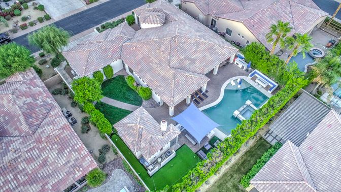 Exterior, Drone