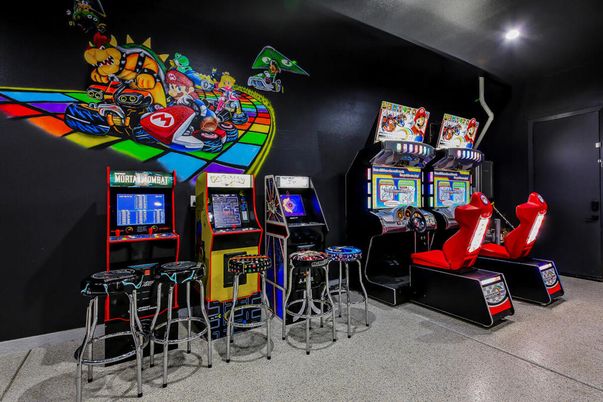 Game Room, Interior, Recessed Lighting