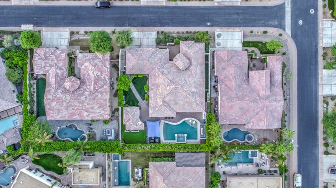 Exterior, Drone