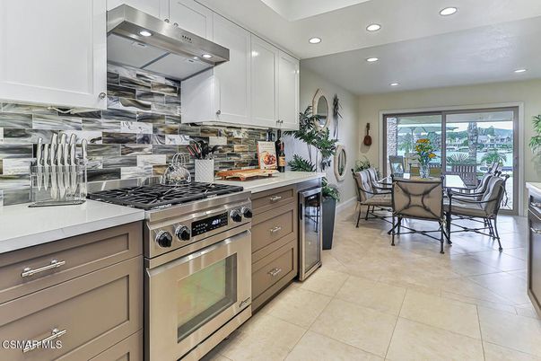 Dining room, Interior, Kitchen, Recessed Lighting, Stainless Steel Appliances