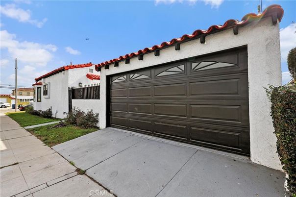 Detached Garage, Exterior