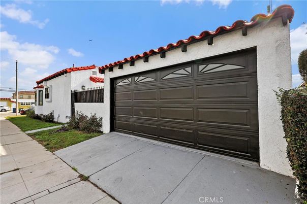 Detached Garage, Exterior
