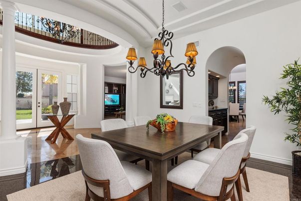 Chandelier, Dining room, Interior
