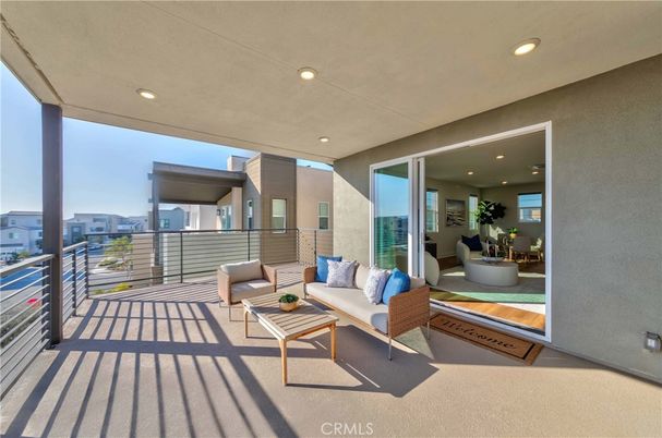 Exterior, Living room, Recessed Lighting