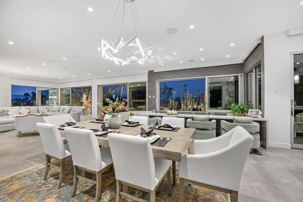 Dining room, Interior, Living room, Pendant Lights, Recessed Lighting