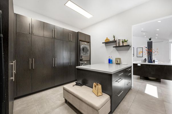 Interior, Kitchen, Recessed Lighting, Washer