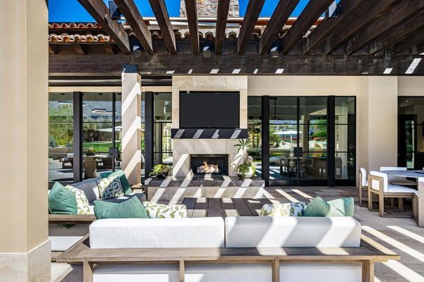 Exterior, Fireplace