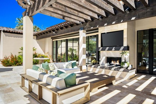Exterior, Fireplace