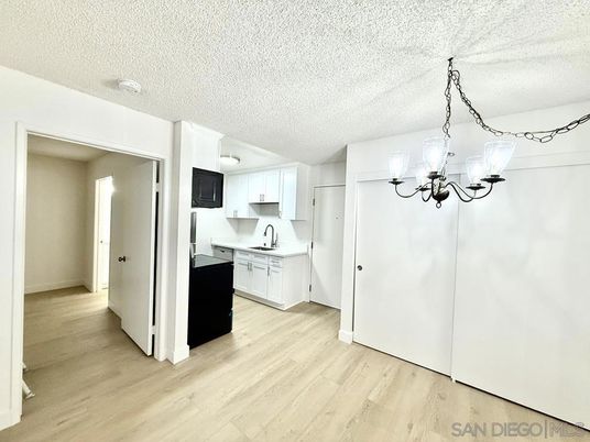 Chandelier, Interior, Kitchen, Wood Texture Flooring