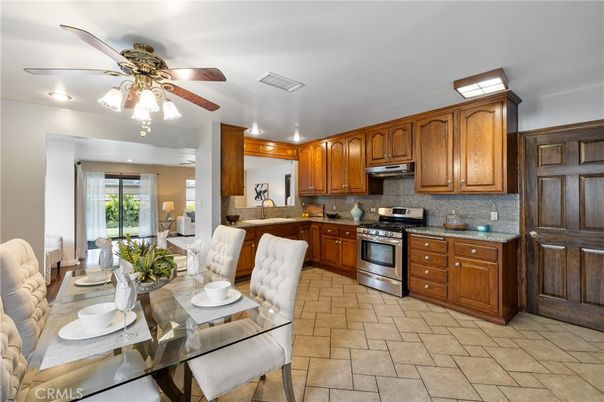 Dining room, Interior, Kitchen, Recessed Lighting, Stainless Steel Appliances
