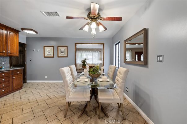 Dining room, Interior