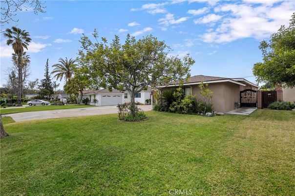 Backyard, Detached Garage, Exterior