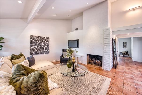 Fireplace, Interior, Living room, Recessed Lighting