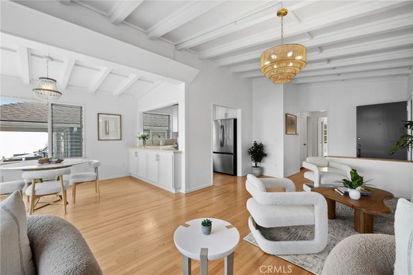 Chandelier, Dining room, Interior, Living room, Pendant Lights, Wood Texture Flooring