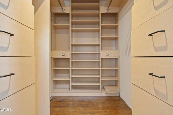 Interior, Walk-in Closets, Wood Texture Flooring