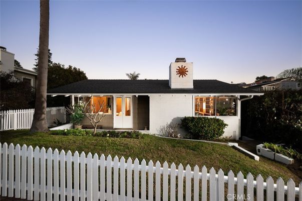 Backyard, Exterior, Facade, Ranch