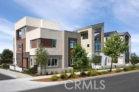 Exterior, Facade, Modern