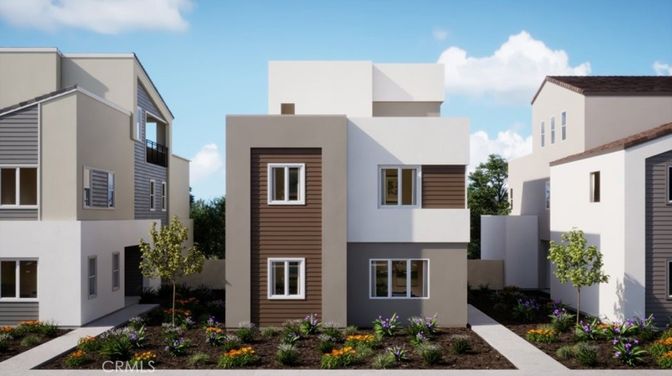 Exterior, Facade, Modern