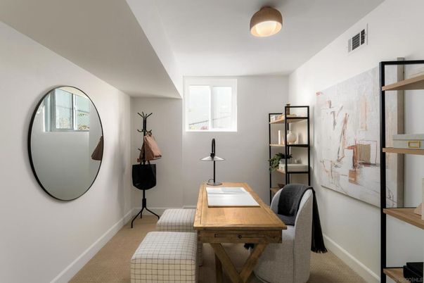Home Office, Interior