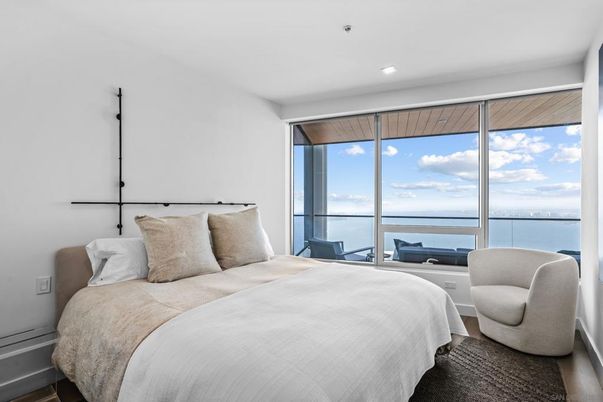 Bedroom, Interior, Recessed Lighting, Water