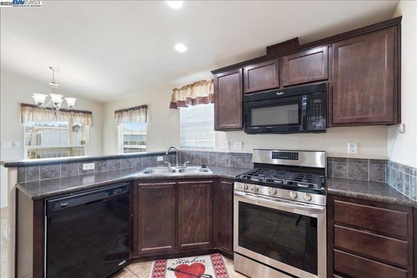 Chandelier, Interior, Kitchen, Recessed Lighting, Stainless Steel Appliances