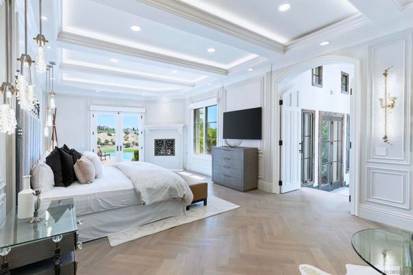 Bedroom, Interior, Pendant Lights, Recessed Lighting, Wood Texture Flooring