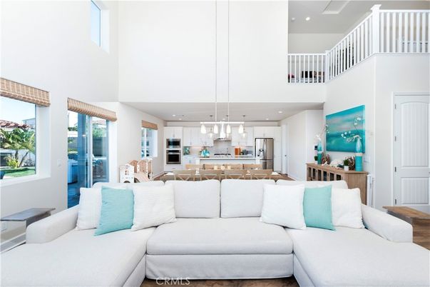 Interior, Kitchen, Living room, Pendant Lights, Recessed Lighting, Stainless Steel Appliances, Wood Texture Flooring