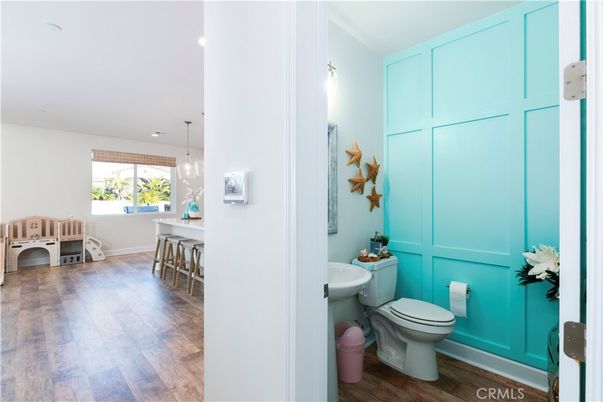 Bathroom, Interior, Pendant Lights, Recessed Lighting, Wood Texture Flooring