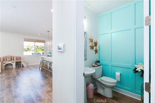 Bathroom, Interior, Pendant Lights, Recessed Lighting, Wood Texture Flooring
